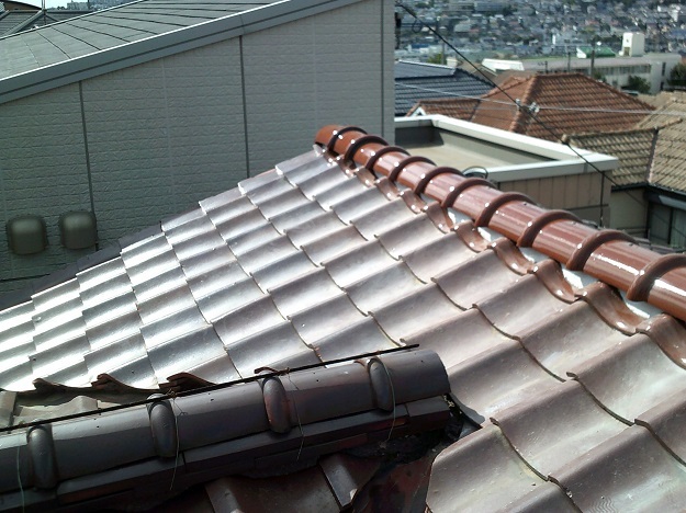 加古川市　築40年住宅 紐丸瓦一発仕上げで棟積み替え雨漏り修理を実施！